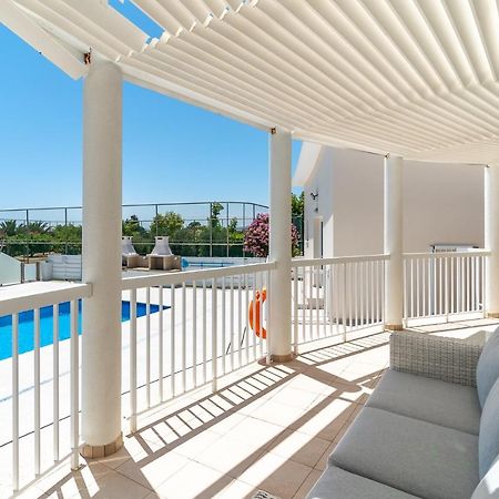 Villa Amelia By Ezoria Villas بيرفوليا المظهر الخارجي الصورة
