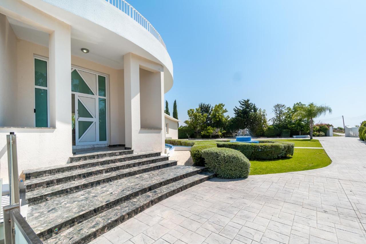 Villa Amelia By Ezoria Villas بيرفوليا المظهر الخارجي الصورة