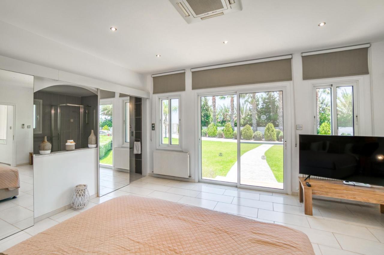 Villa Amelia By Ezoria Villas بيرفوليا المظهر الخارجي الصورة
