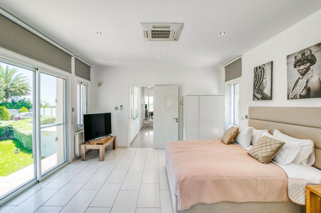 Villa Amelia By Ezoria Villas بيرفوليا المظهر الخارجي الصورة