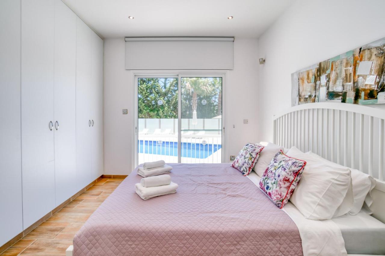Villa Amelia By Ezoria Villas بيرفوليا المظهر الخارجي الصورة